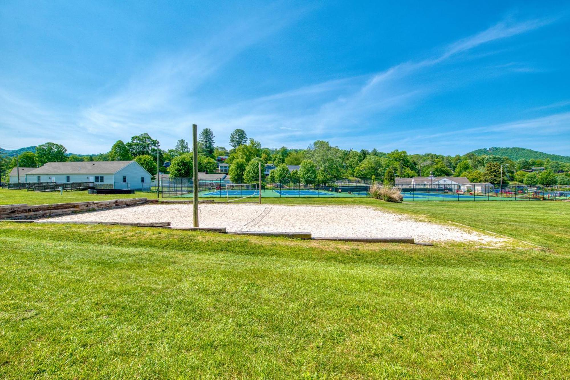 Hood Lower Lake Junaluska Exterior photo
