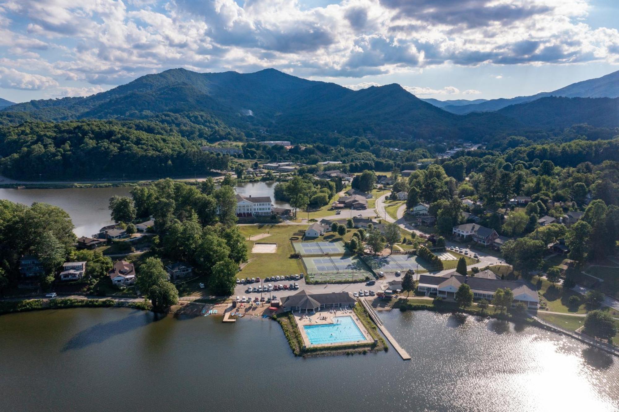 Hood Lower Lake Junaluska Exterior photo