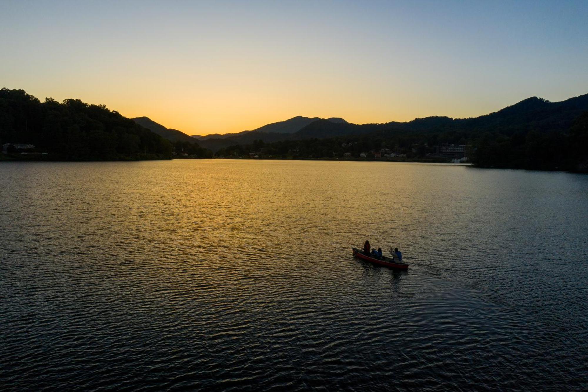 Hood Lower Lake Junaluska Exterior photo